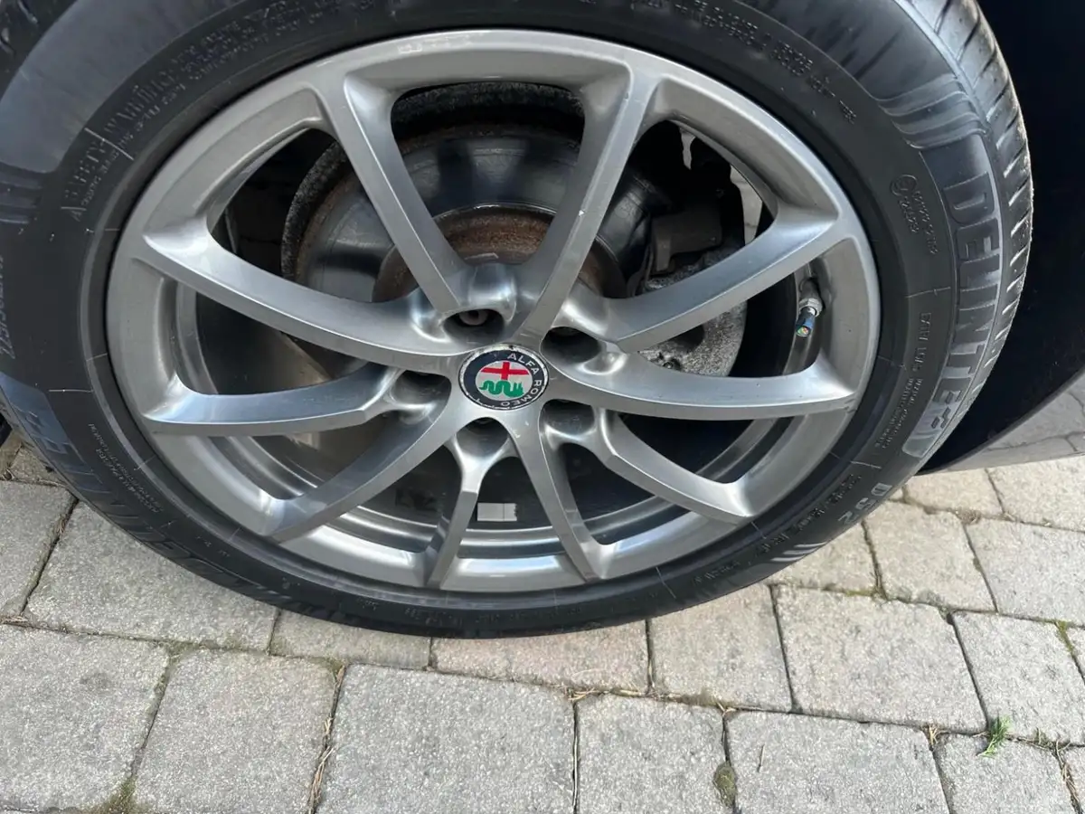 2018-alfa-romeo-giulia-22td-tecnica-147bhp-big-17