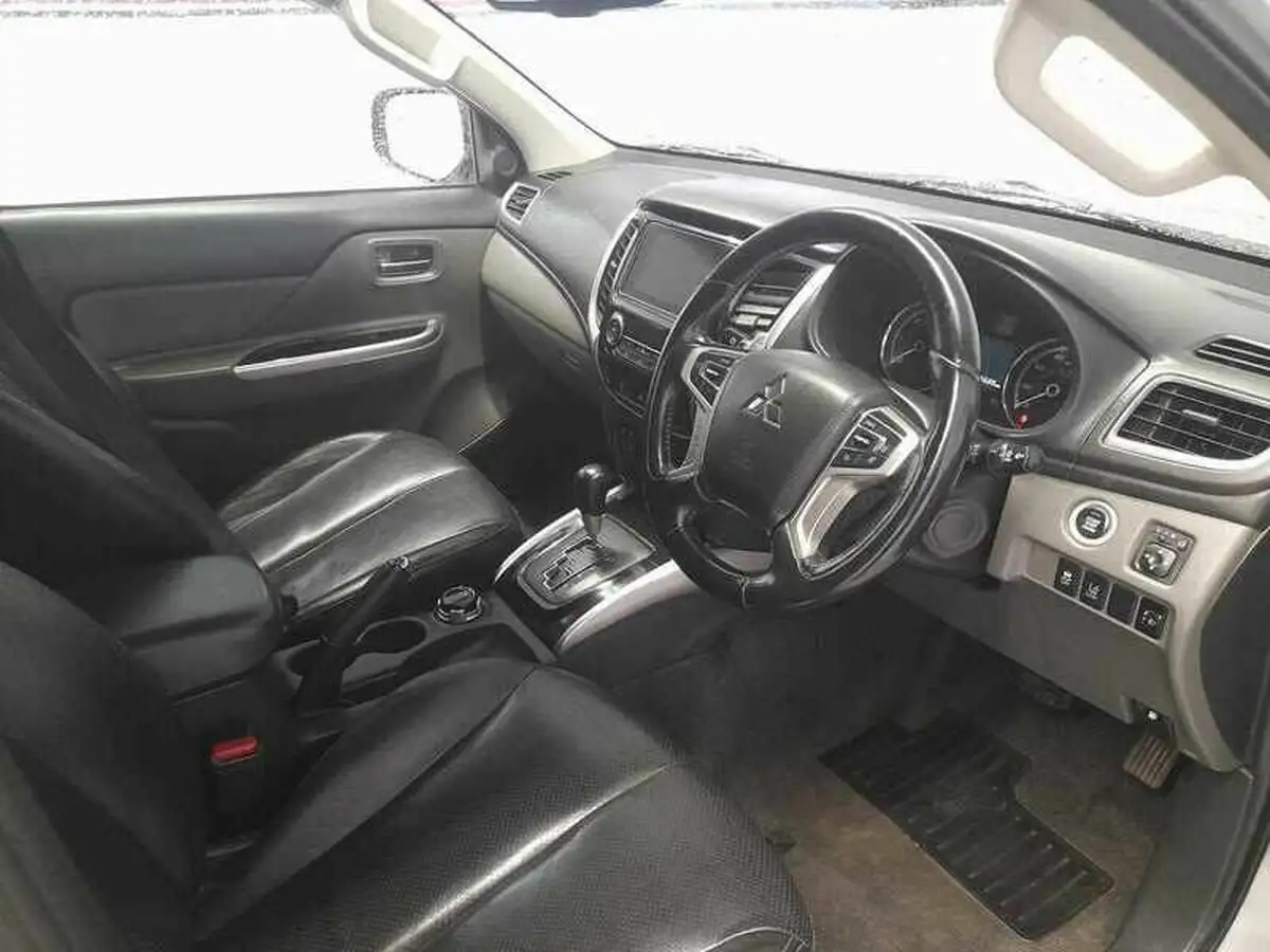 2019-mitsubishi-l200-24di-d-warrior-eu6b-auto-big-9