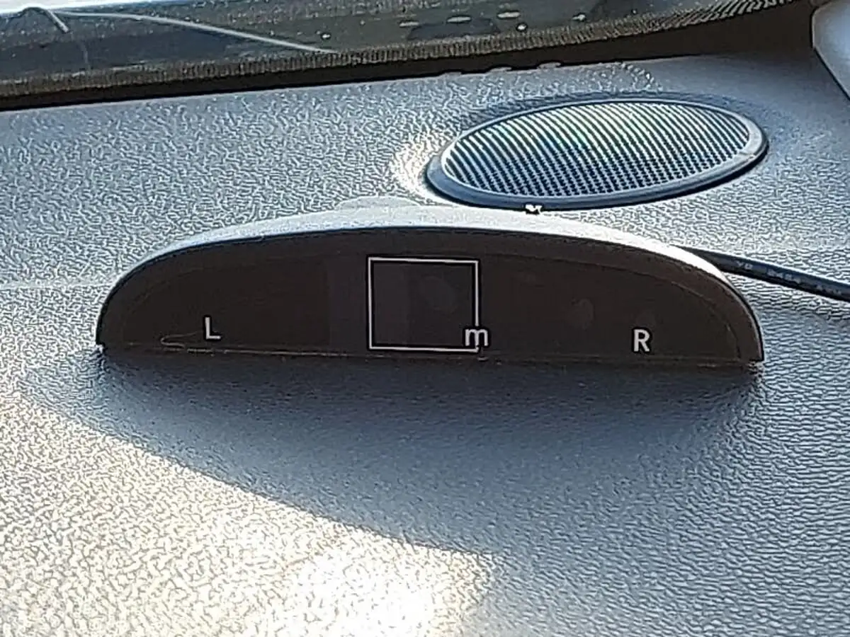 2021-dacia-sandero-10-sce-essential-big-18