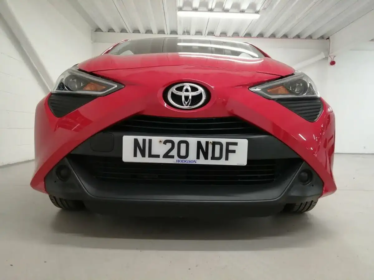 2020-toyota-aygo-10-vvt-i-x-5d-big-3