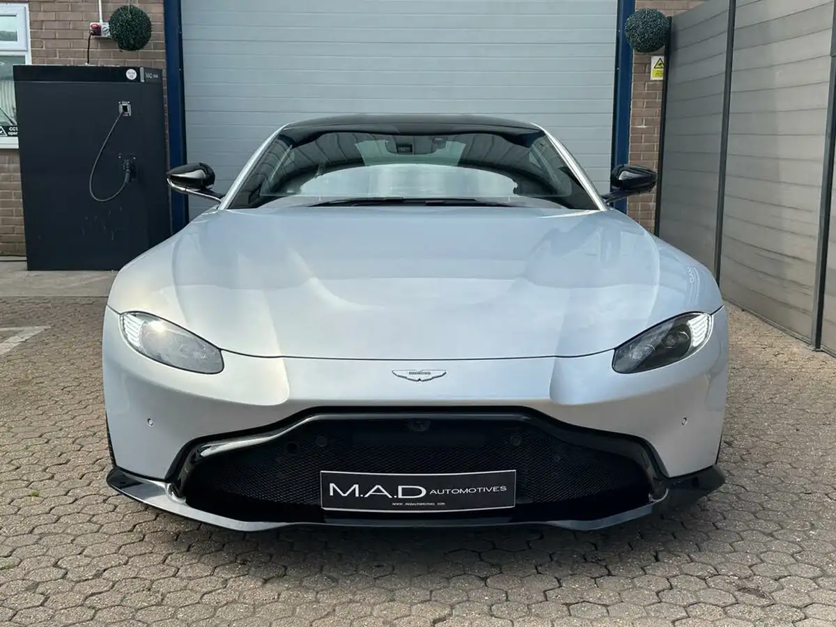 2019-aston-martin-vantage-40-v8-vantage-big-3