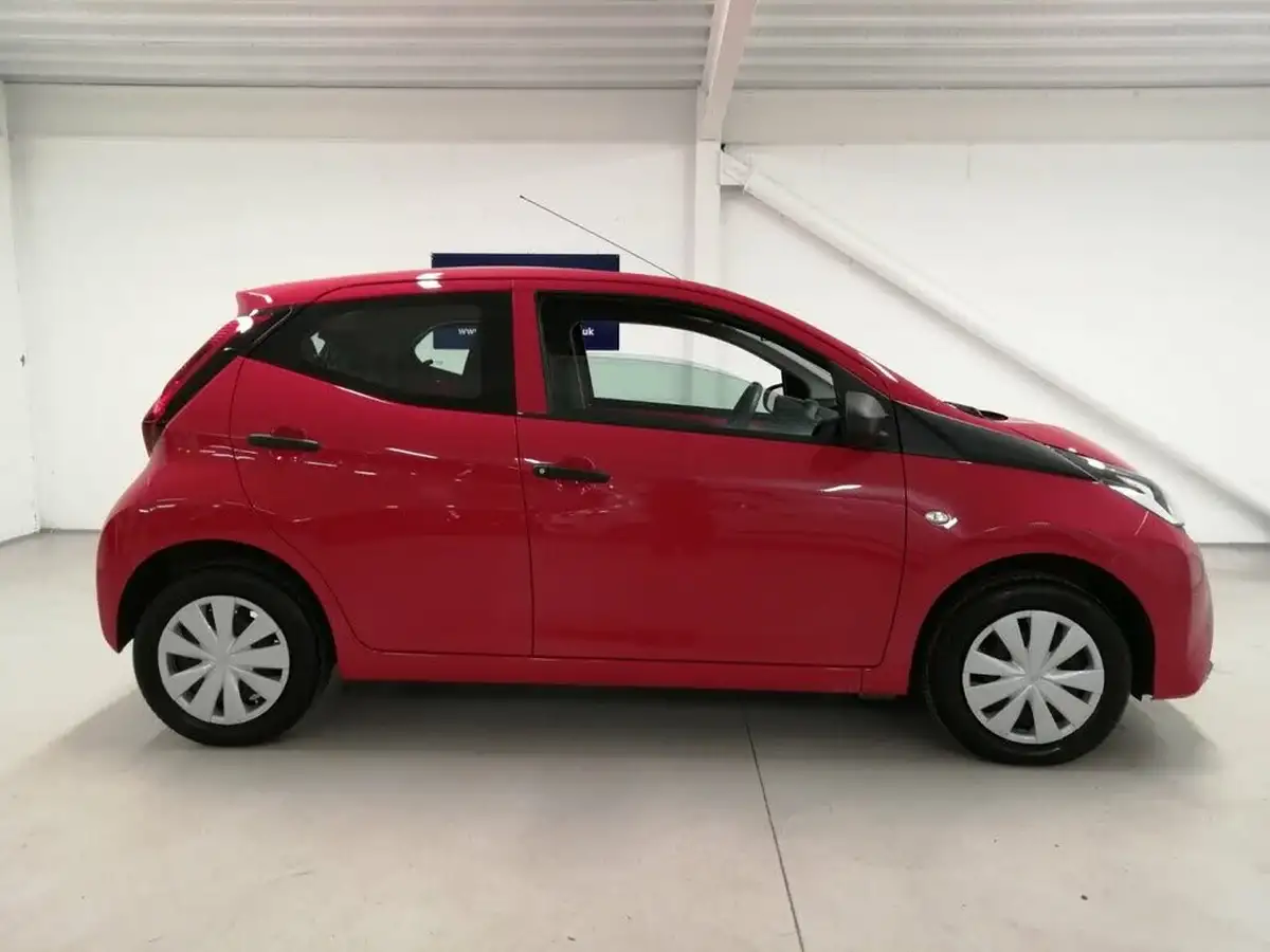 2020-toyota-aygo-10-vvt-i-x-5d-big-24