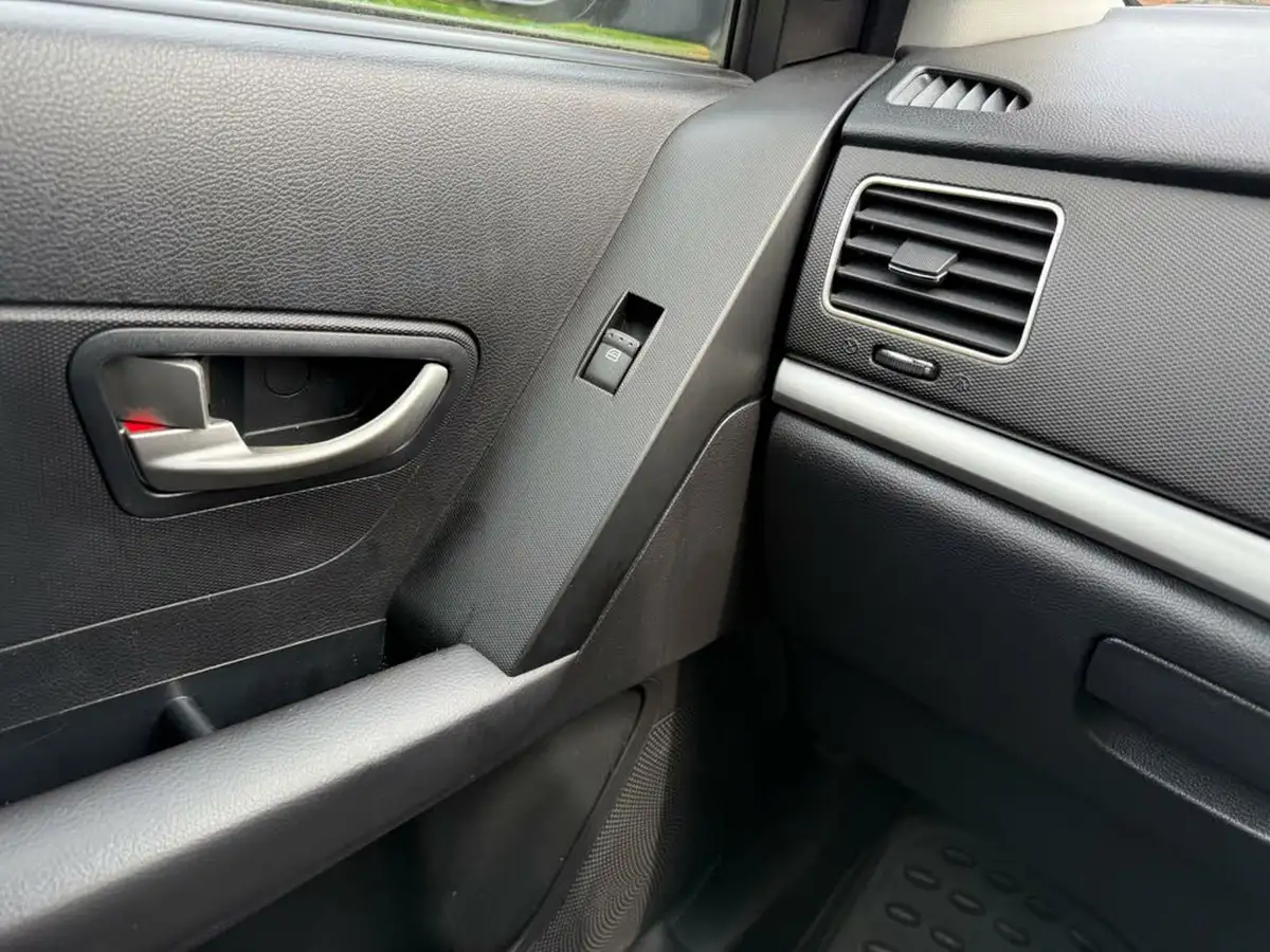 2012-ssangyong-korando-big-22