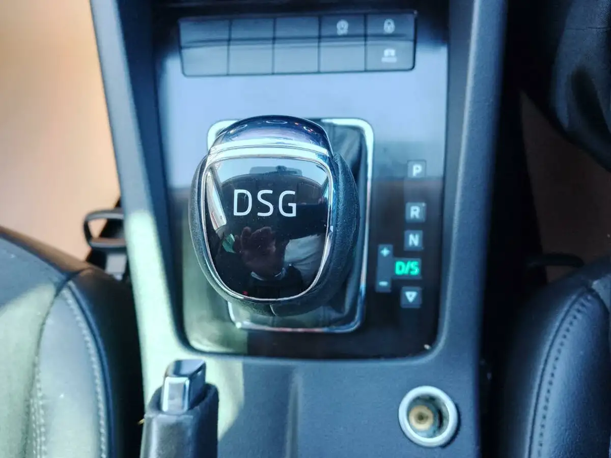 2019-skoda-octavia-20tdi-se-l-estate-dsg-big-2