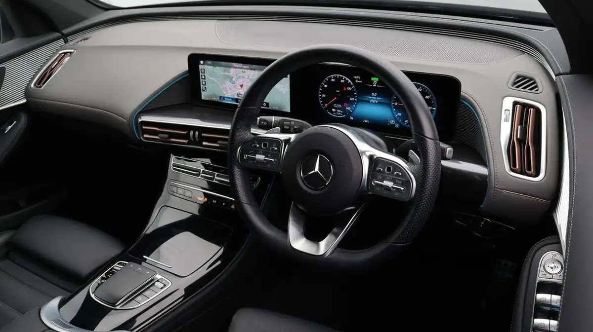 2022-mercedes-benz-eqc-e-eqc-400-amg-line-big-9
