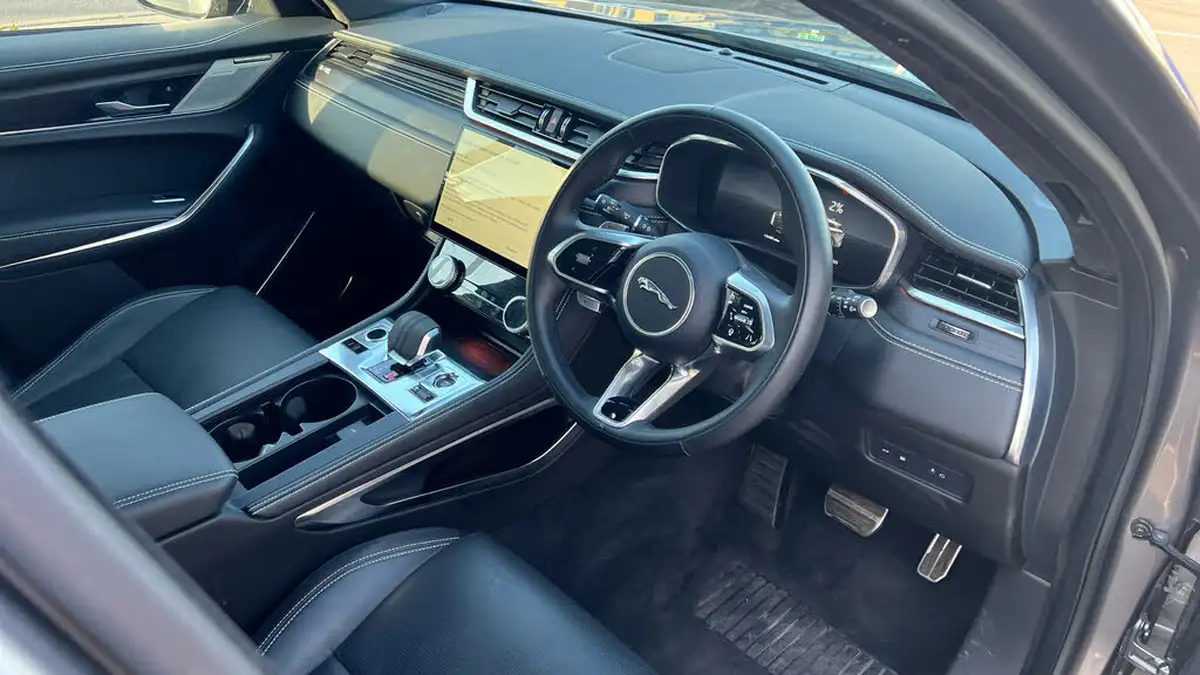2023-jaguar-f-pace-20-p250-r-dynamic-hse-black-big-21