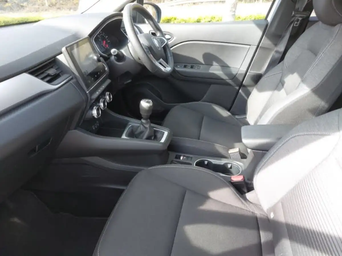 2021-renault-captur-13-tce-iconic-130bhp-big-4