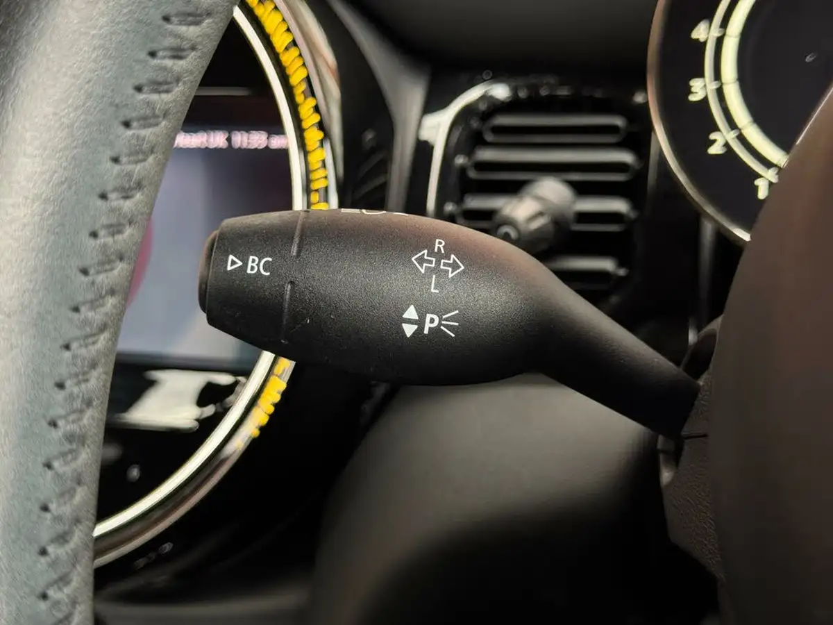 2021-mini-cooper-15-cooper-classic-hatchback-3d-big-34