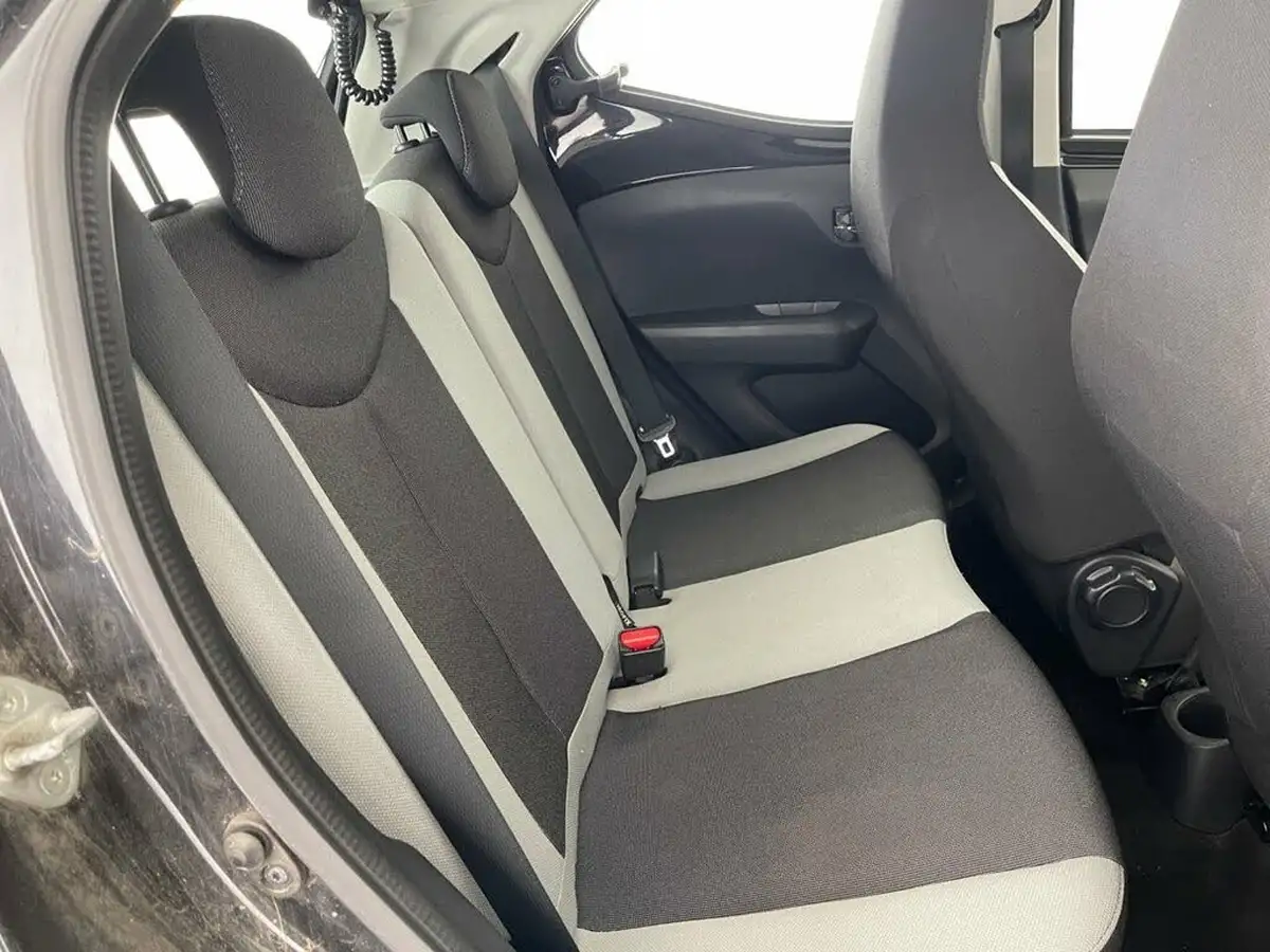 2015-toyota-aygo-10-vvt-i-x-clusiv-5d-big-7