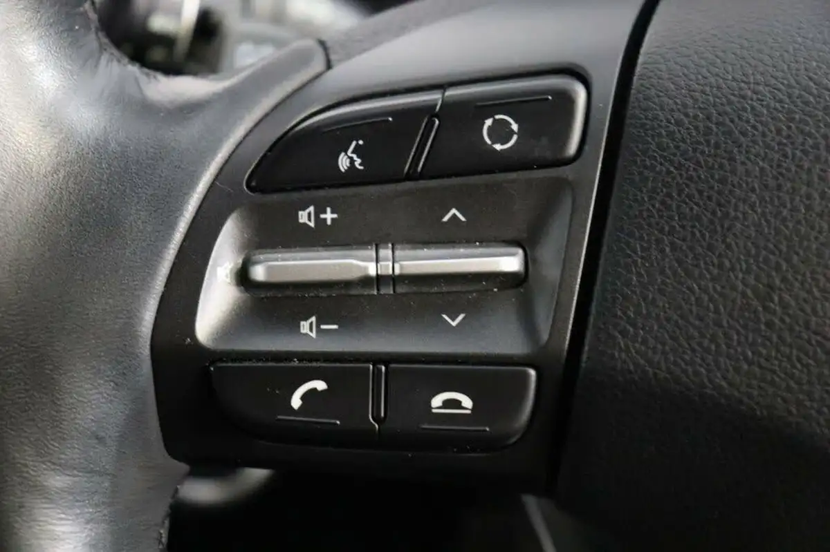 2020-hyundai-kona-e-premium-se-64kwh-105kw-obc-big-20