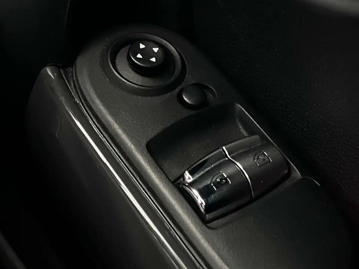 2019-mini-cooper-15-cooper-classic-hatchback-3d-big-23