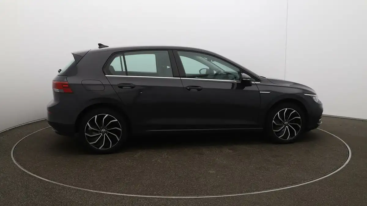 2022-volkswagen-golf-15-tsi-style-150ps-hatchback-big-42