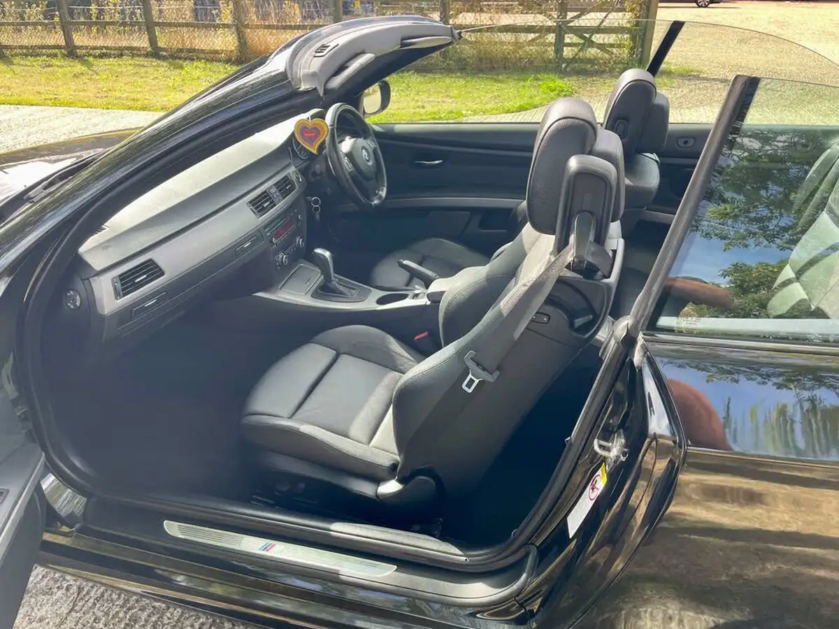 2011-bmw-3-series-20-320i-m-sport-convertible-2d-auto-big-29