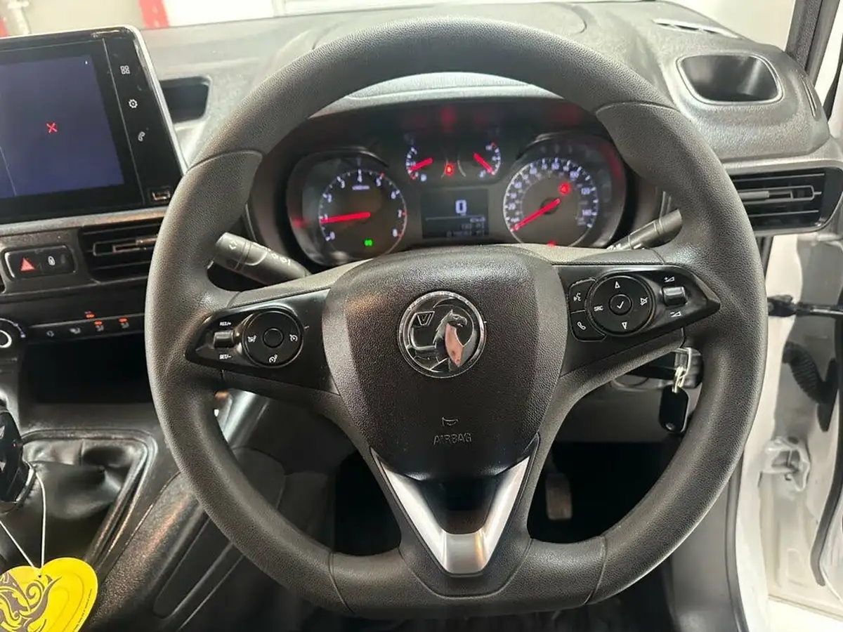 2021-vauxhall-combo-15cdti-sportive-2300-100pseu6dt-l2h1-panel-big-17