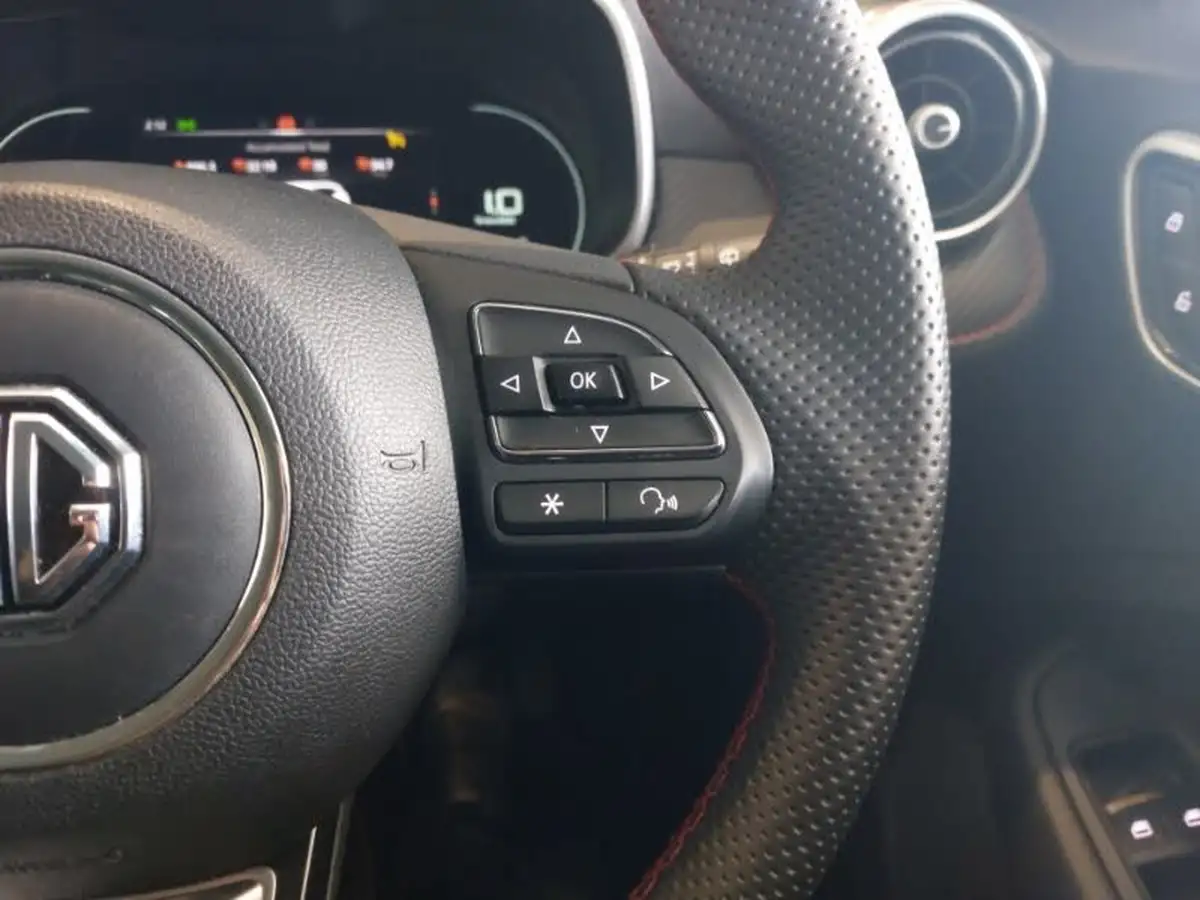 2024-mg-zs-suv-10t-gdi-exclusive-big-10