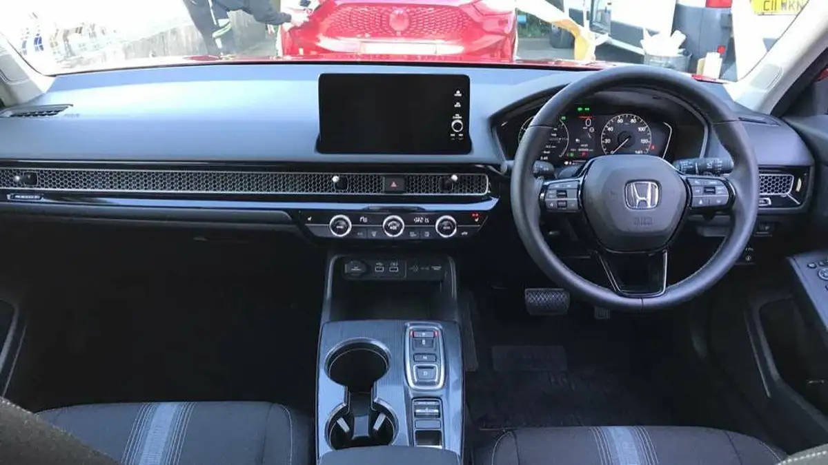 2024-honda-civic-20-i-mmd-elegance-big-3
