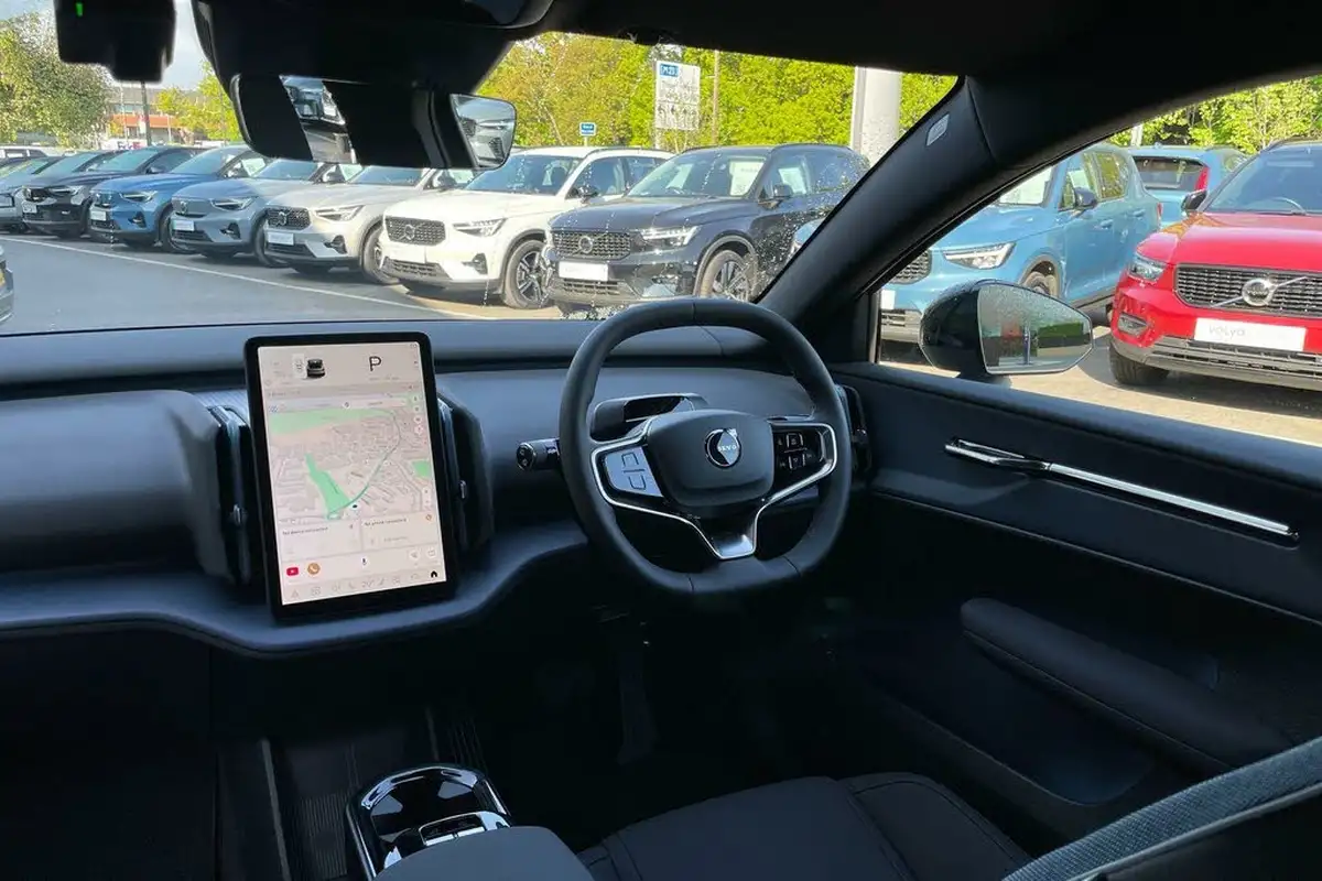2025-volvo-ex30-e-single-motor-plus-extended-range-big-31