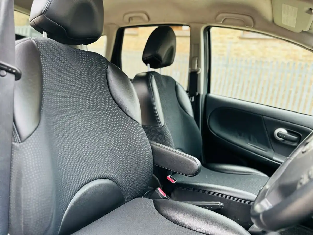 2012-nissan-note-14-n-tec-big-22