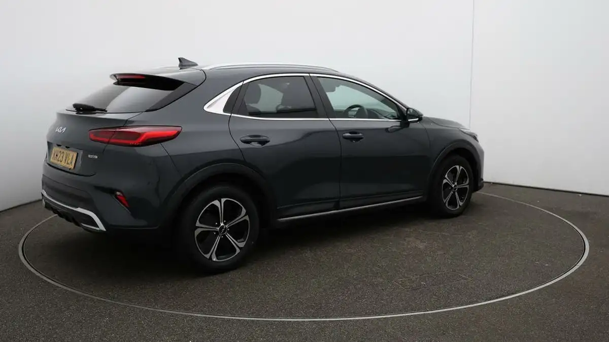 2023-kia-xceed-16-gdi-3-big-45