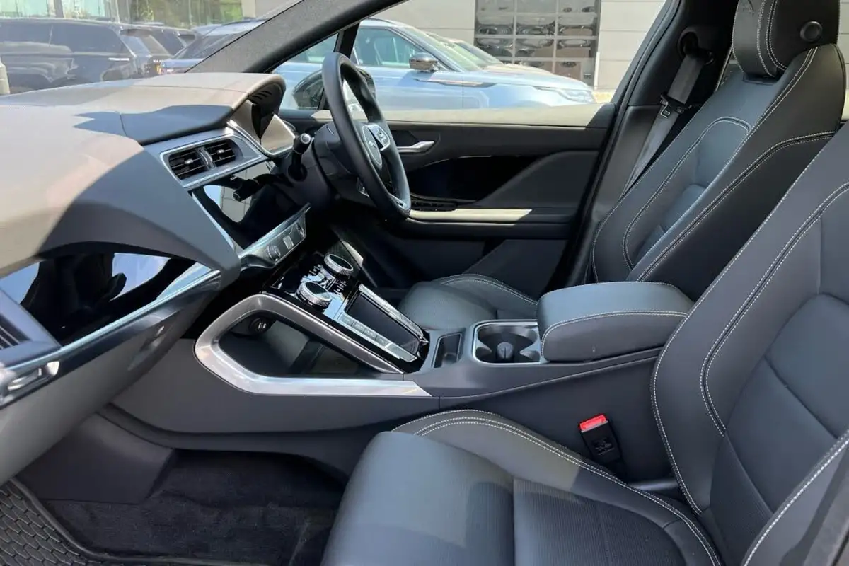 2023-jaguar-i-pace-ev400-black-big-2