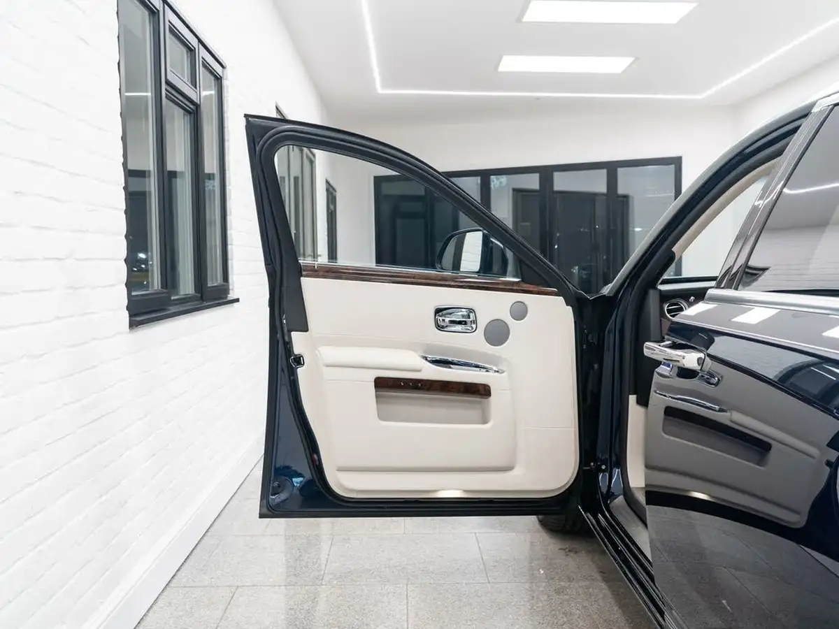 2016-rolls-royce-ghost-66-ewb-big-25