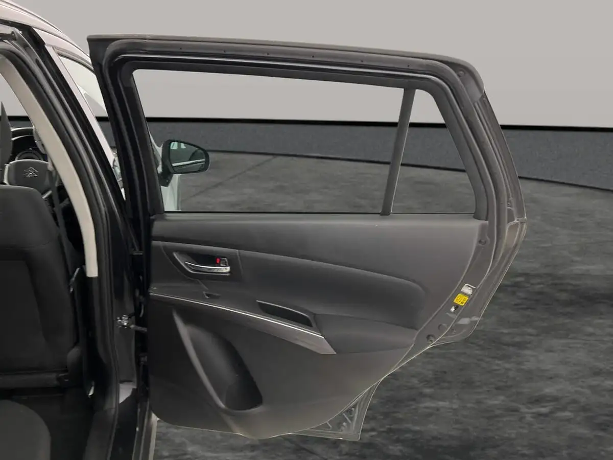 2023-suzuki-s-cross-14-boosterjet-motion-big-25
