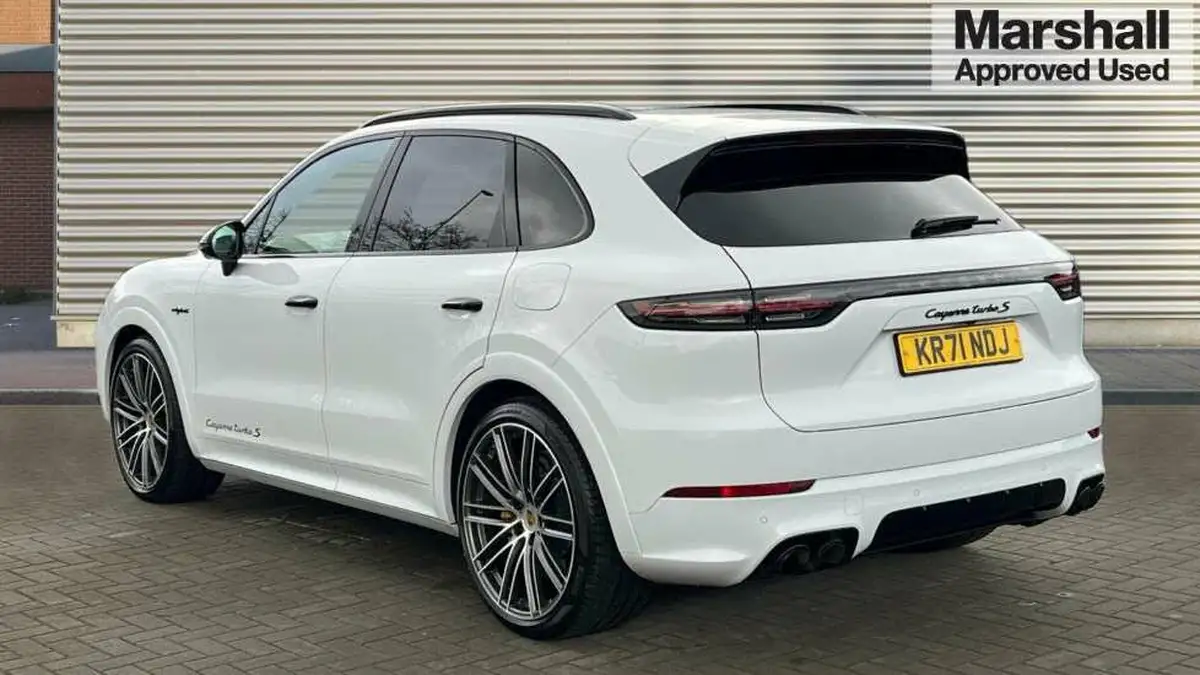 2021-porsche-cayenne-40-v8-turbo-s-e-hybrid-station-wagon-big-4