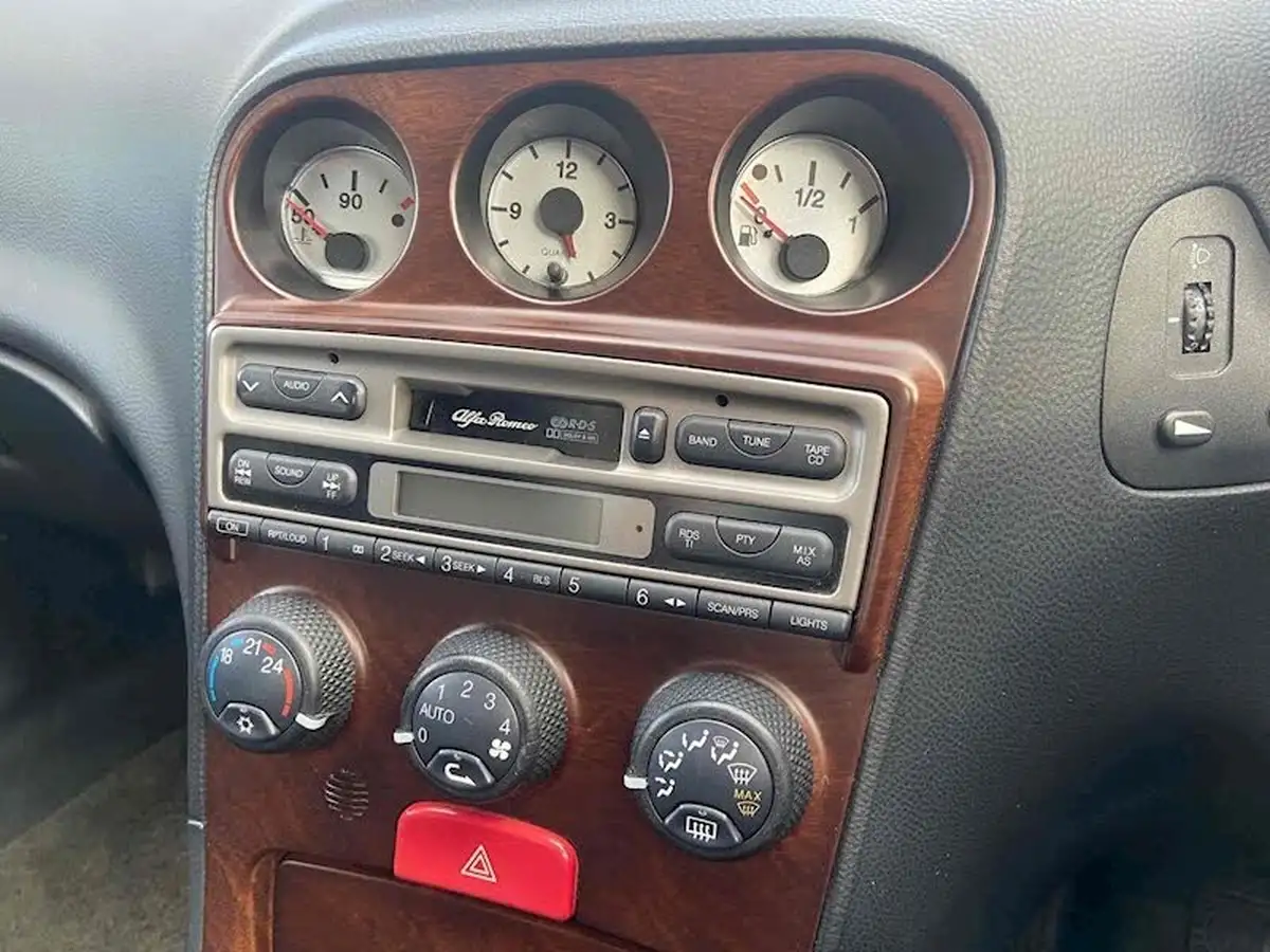 2000-alfa-romeo-156-25-v6-24v-big-8