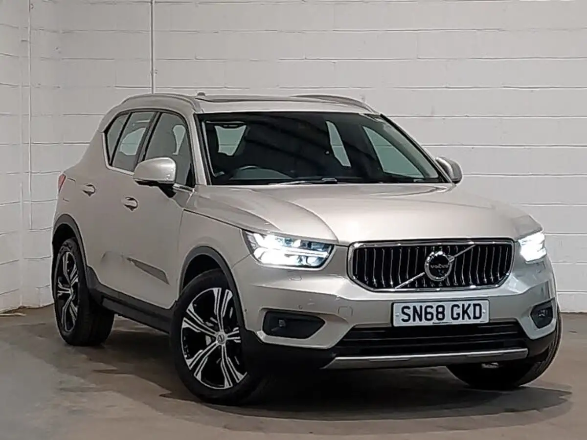 2018-volvo-xc40-20td-d4-inscription-pro-big-0