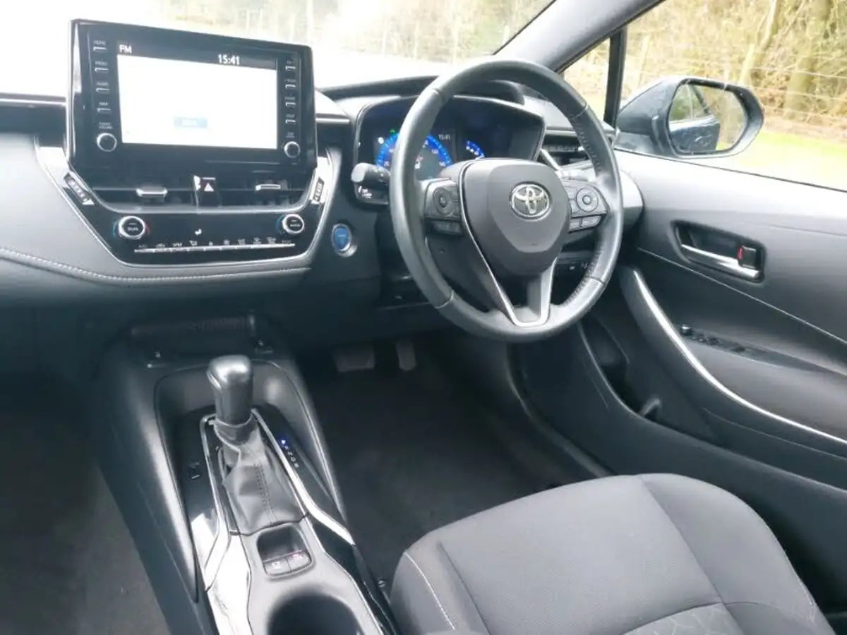 2022-toyota-corolla-18-vvt-i-icon-120bhp-spare-wheel-touring-sports-5d-big-10
