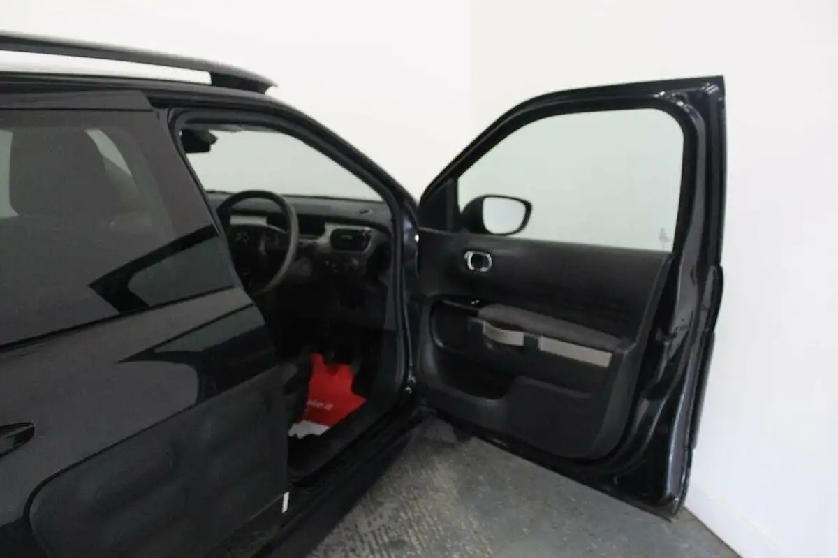 2016-citroen-c4-cactus-16bluehdi-flair-big-18