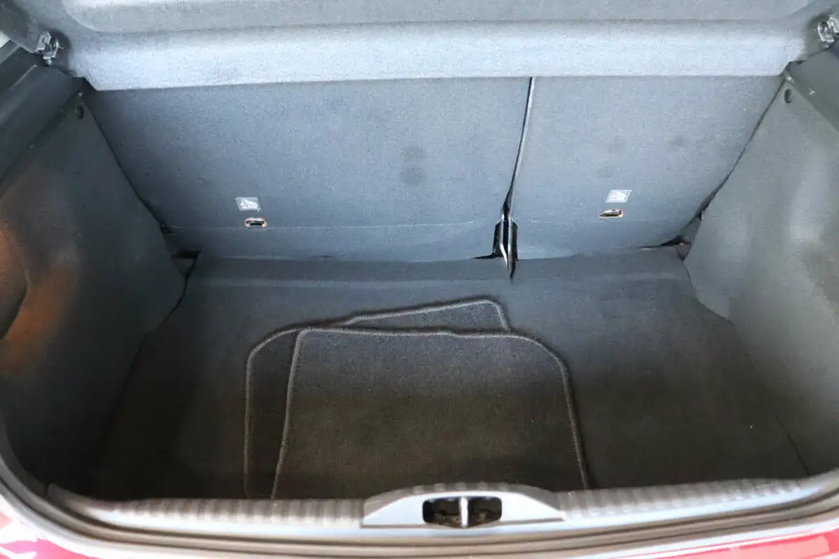 2018-citroen-c3-12-puretech-flair-110ps-ss-eat6-big-51