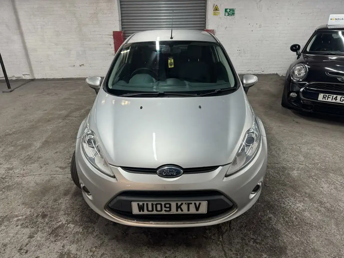2009-ford-fiesta-125-zetec-3d-big-54