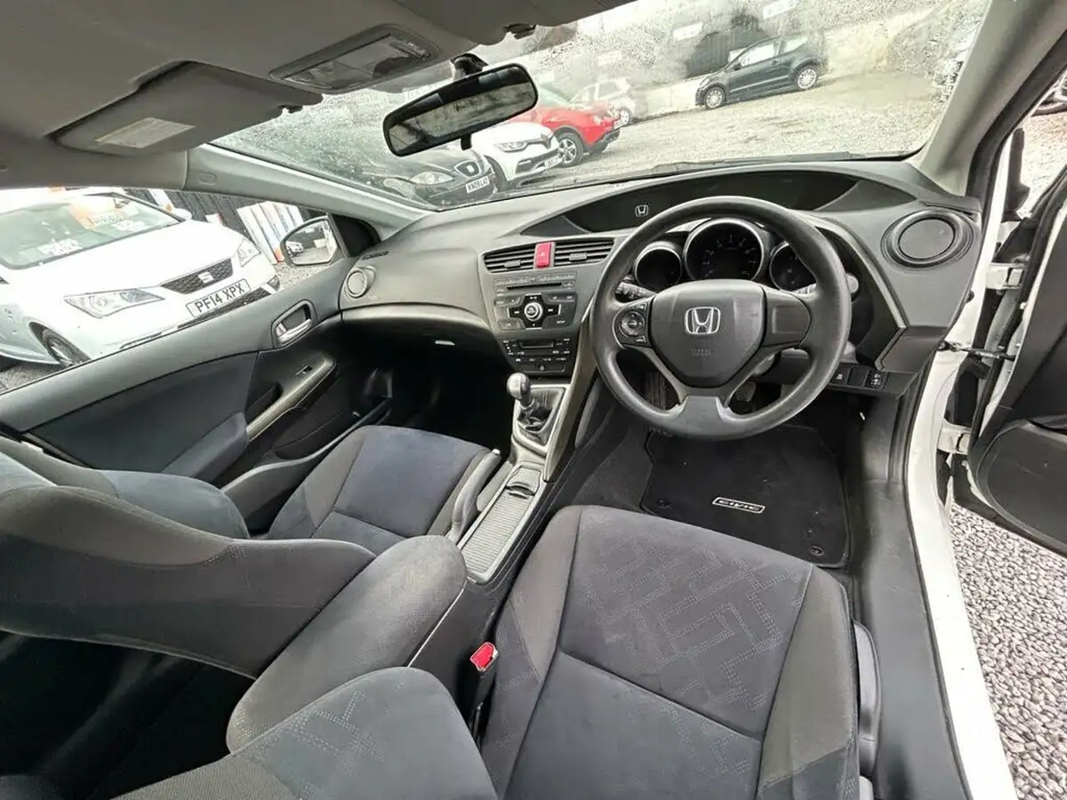 2012-honda-civic-18-se-big-19