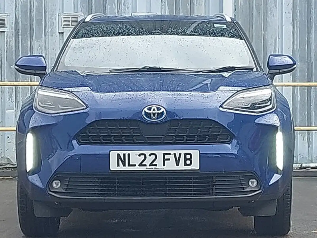 2022-toyota-yaris-15-vvt-i-design-panoramic-roof-big-18