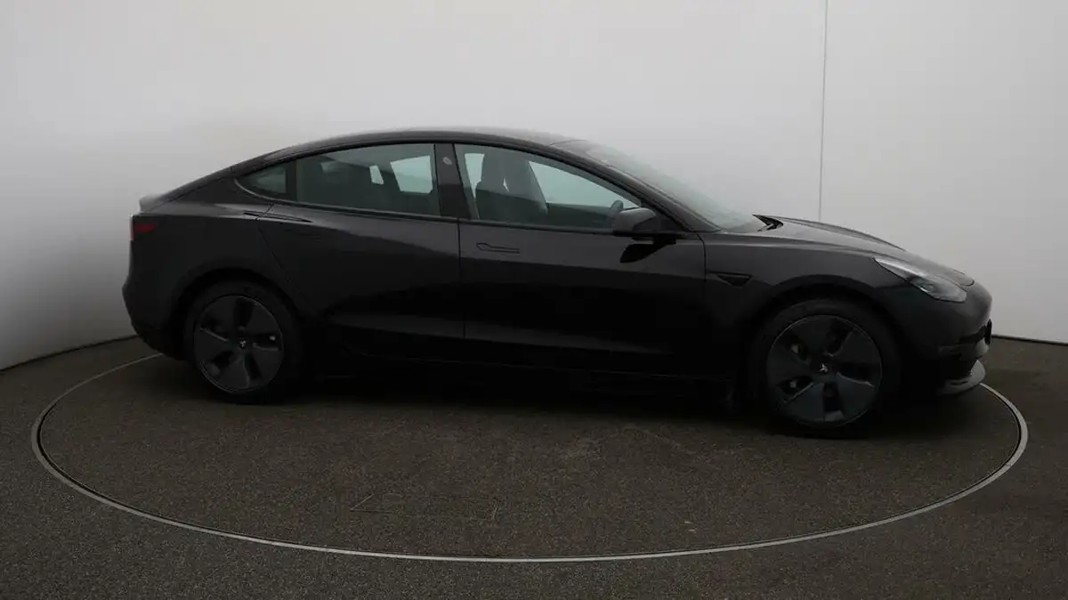 2021-tesla-model-3-e-long-range-awd-big-40