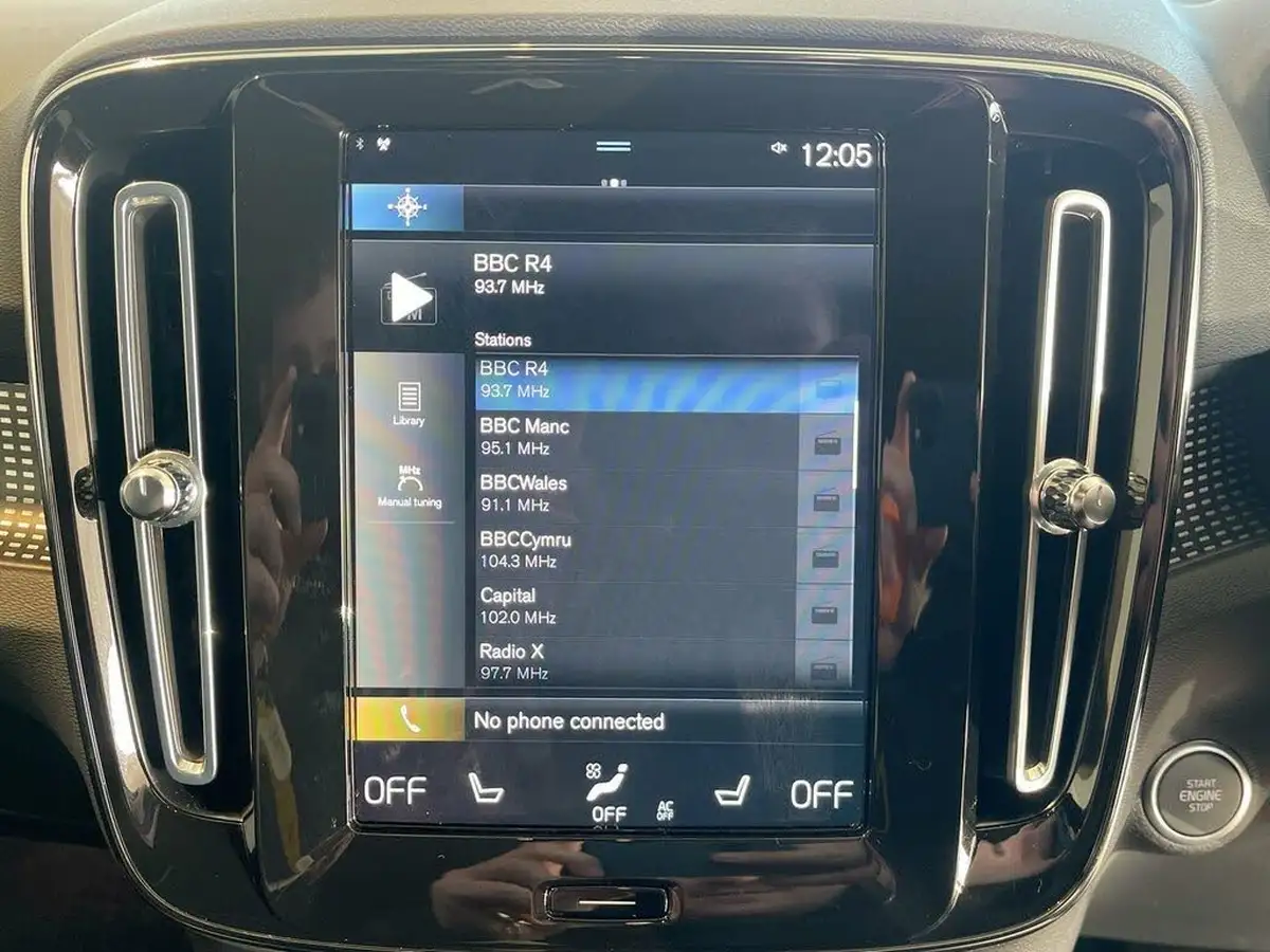2021-volvo-xc40-15-t5-r-design-pro-258bhp-big-3