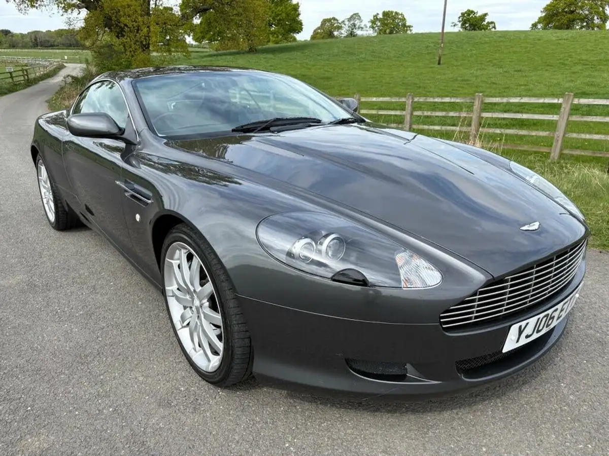 2005-aston-martin-db9-59-touchtronic-big-0
