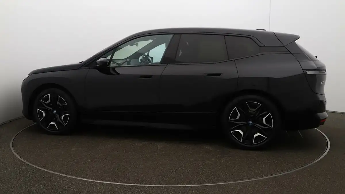 2022-bmw-ix-e-xdrive-40-m-sport-big-50