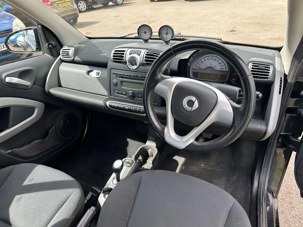 2010-smart-fortwo-10-pulse-71bhp-cabriolet-big-6
