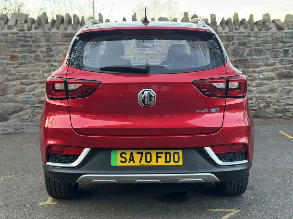 2020-mg-zs-suv-e-exclusive-ev-big-12