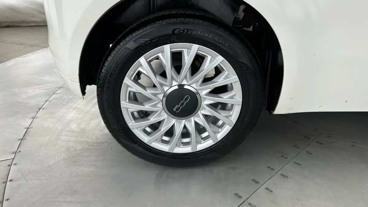 2018-fiat-500-12-lounge-big-18