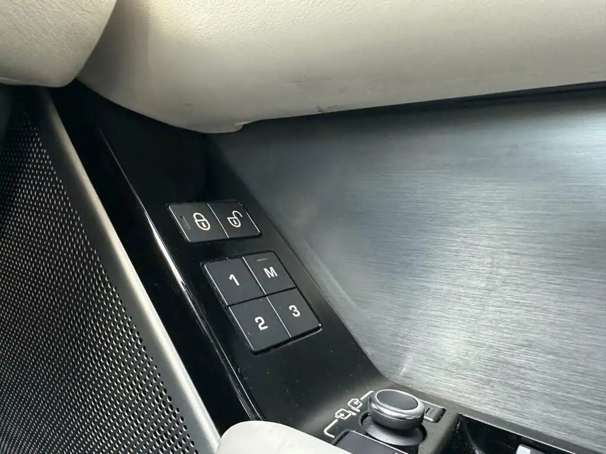 2018-land-rover-range-rover-velar-30-d300-r-dynamic-hse-ss-big-29