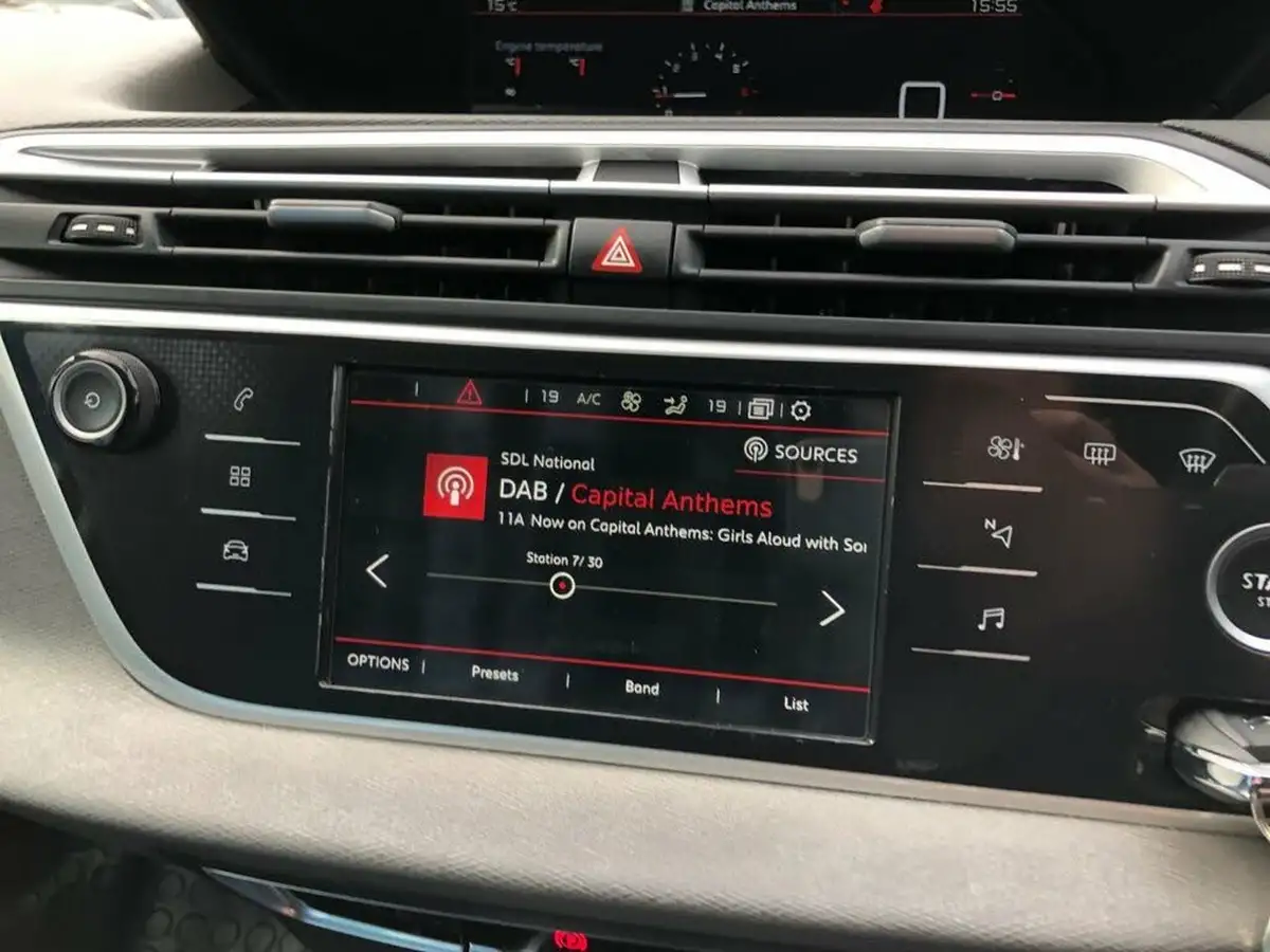 2019-citroen-grand-c4-spacetourer-15bluehdi-feel-big-47