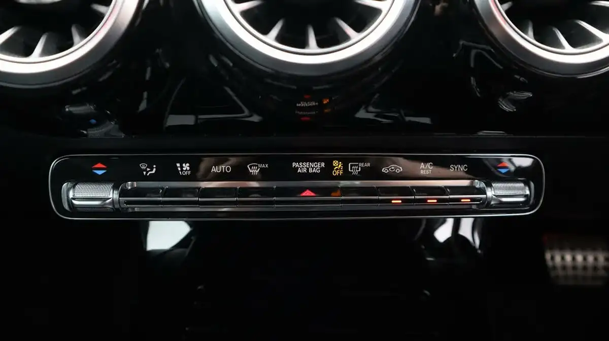 2019-mercedes-benz-a-class-13-a200-amg-line-premium-hatchback-5d-7g-dct-big-12