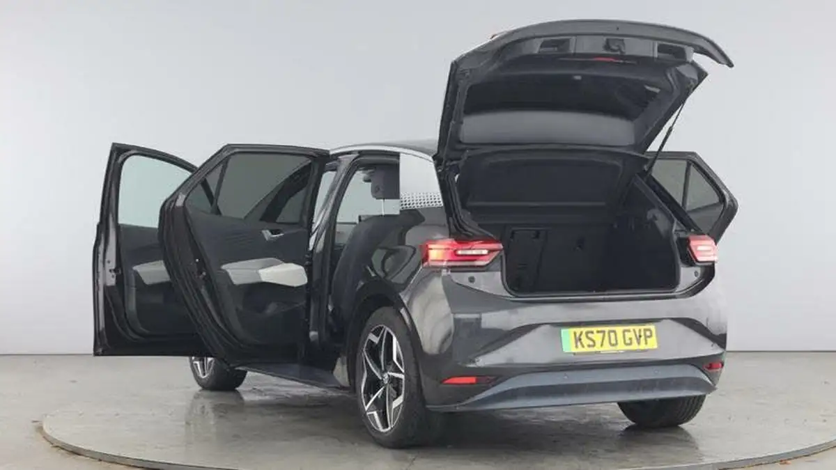 2020-volkswagen-id3-e-first-edition-big-11