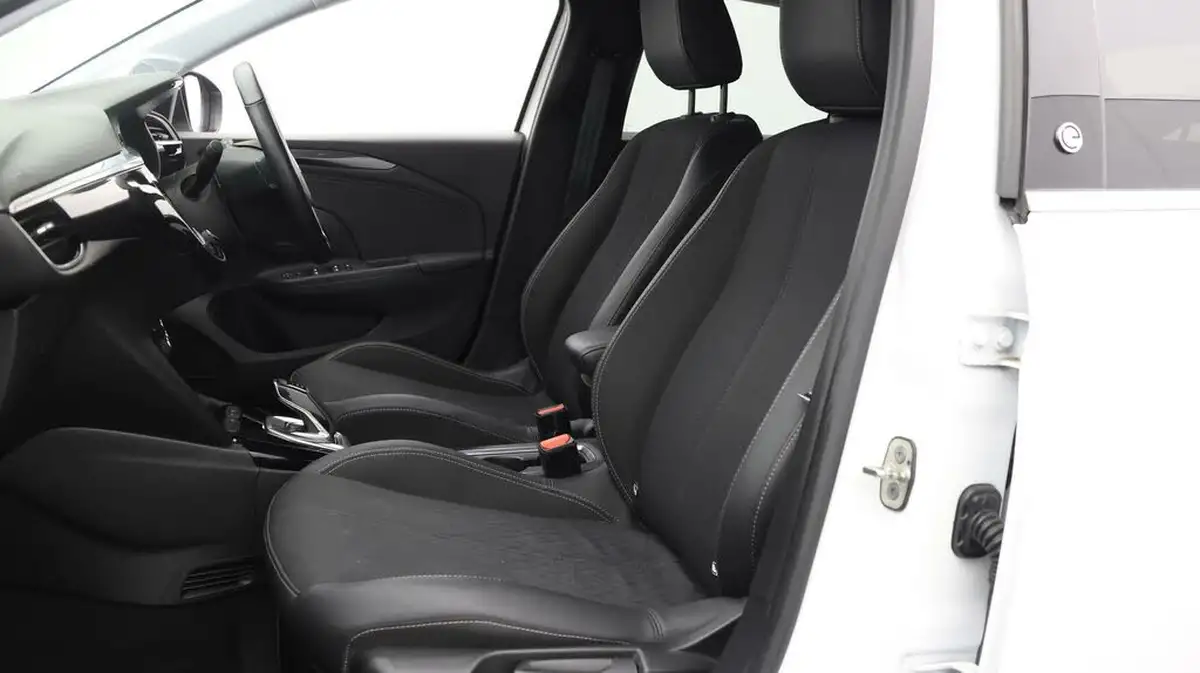 2021-vauxhall-corsa-e-elite-premium-big-13