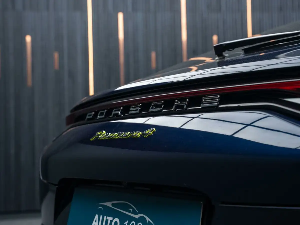 2022-porsche-panamera-30-4-e-hybrid-hatchback-big-22