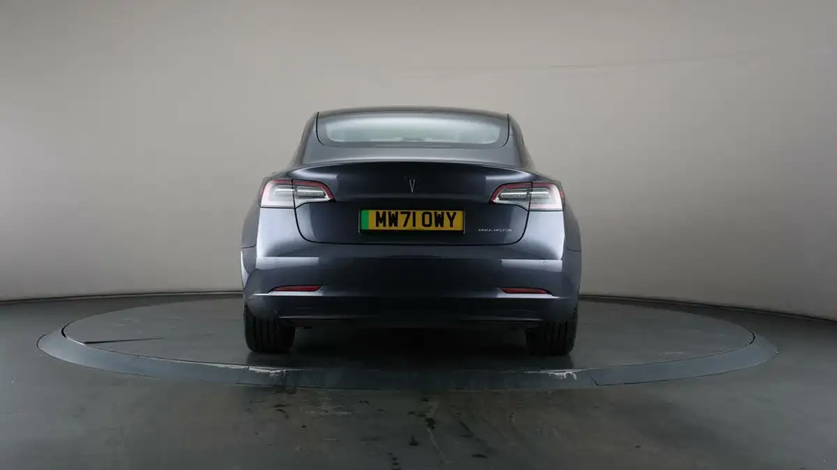 2021-tesla-model-3-e-long-range-awd-big-25