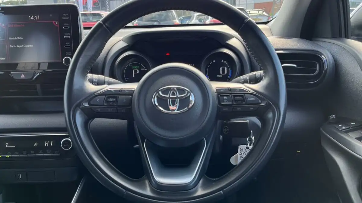 2021-toyota-yaris-15-vvt-i-design-big-7
